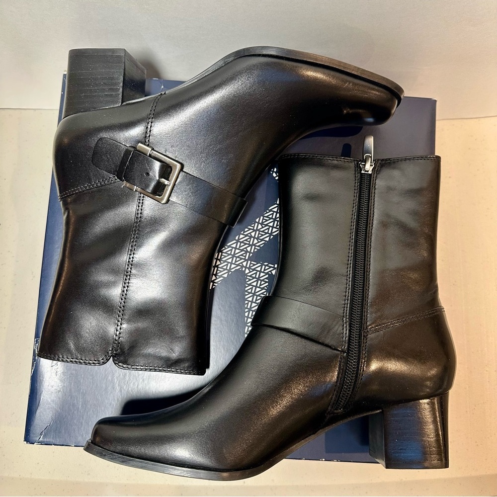 NIB Vintage Anne Klein AKForever Black Leather Heeled Buckle Ankle Boot Sz 7 1/2 - Picture 2 of 7